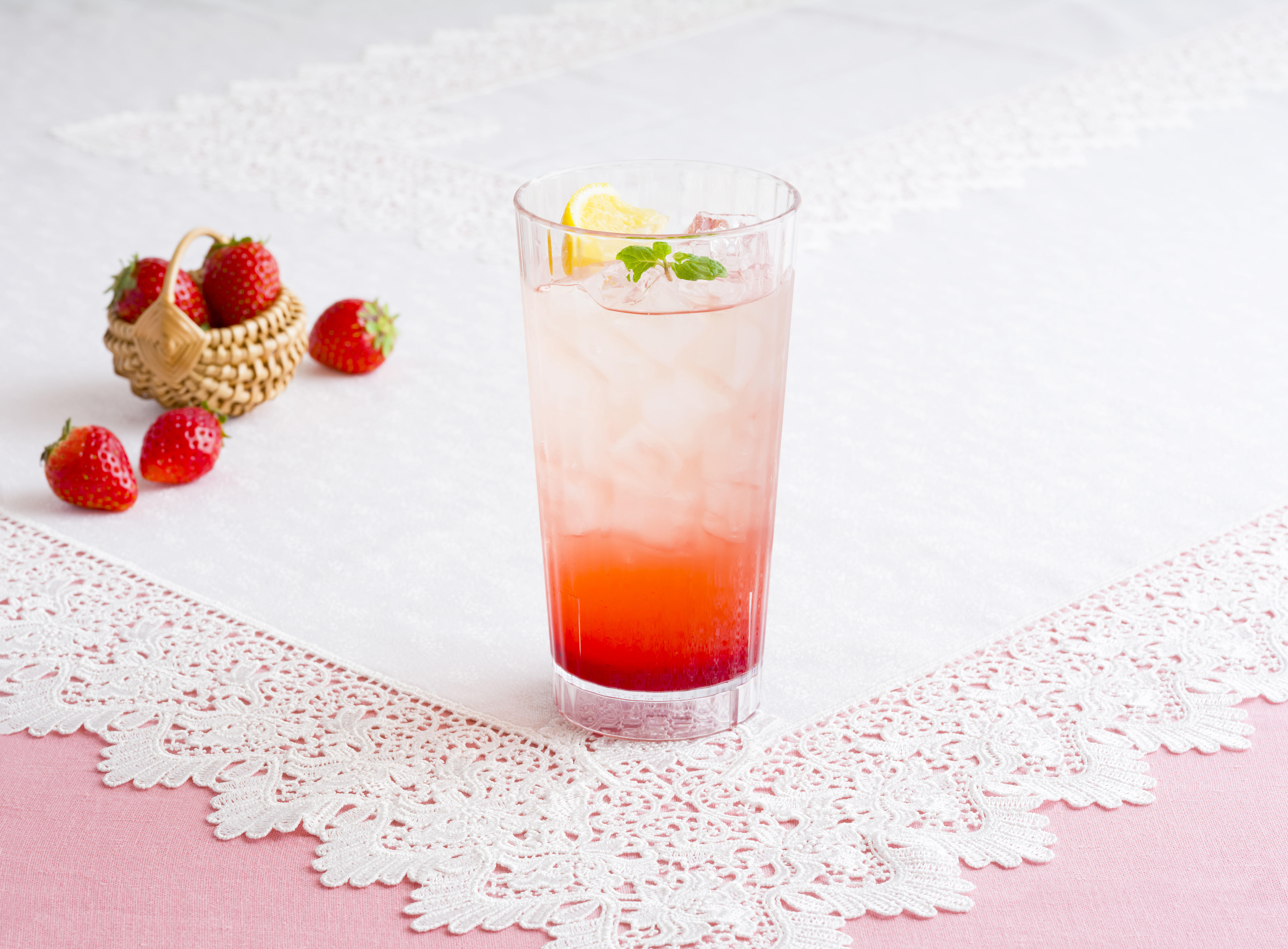 ◇甘酸っぱさが弾ける苺のレモネード◇