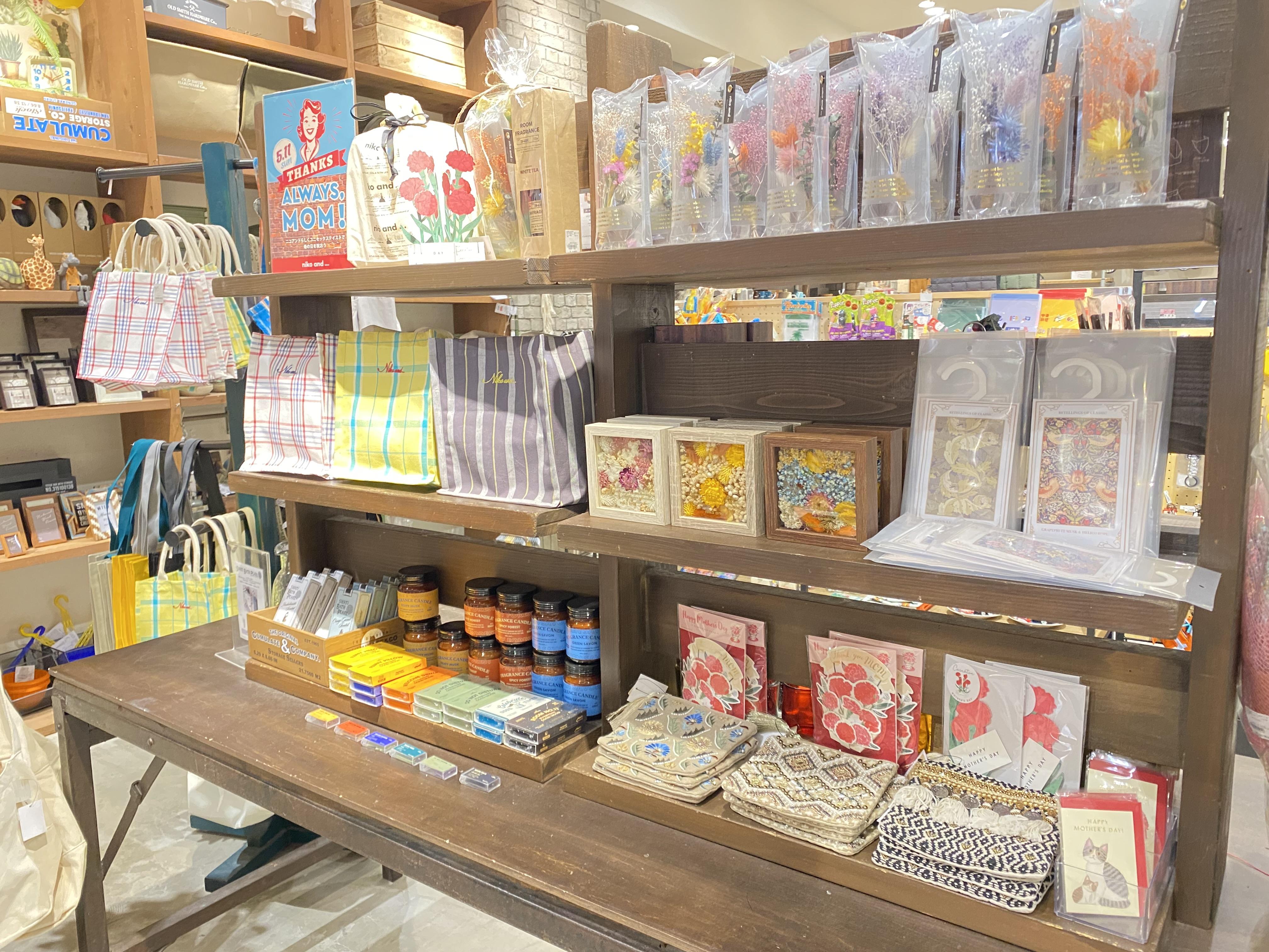 母の日アイテム沢山入荷しておりますっっ！！！